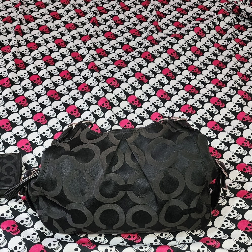 Rare Coach Maggie Purse - Picture 2 of 11